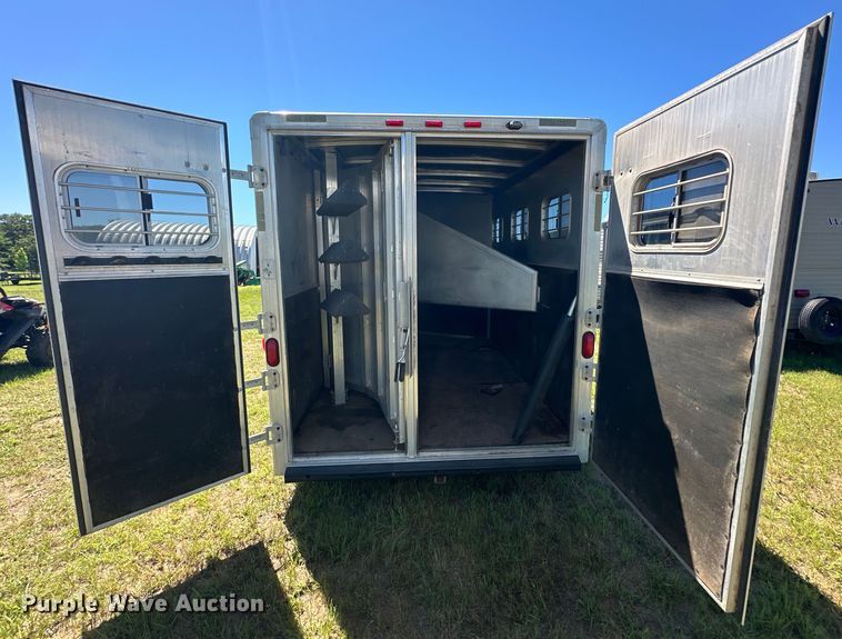 image for item NR9981 2001 Exiss GNHC-718 horse trailer 