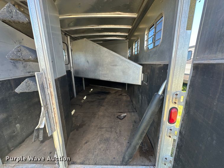 image for item NR9981 2001 Exiss GNHC-718 horse trailer 