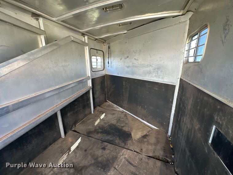 image for item NR9981 2001 Exiss GNHC-718 horse trailer 