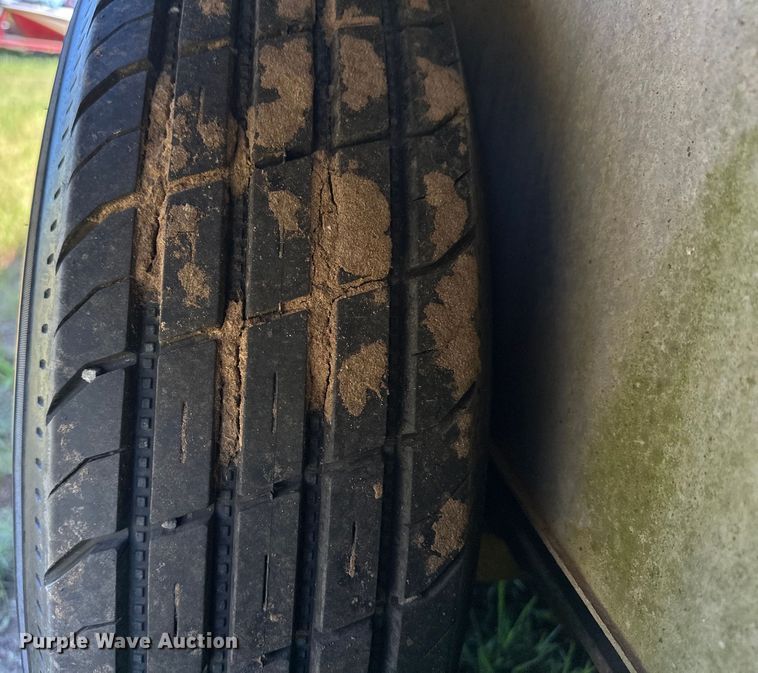 image for item NR9981 2001 Exiss GNHC-718 horse trailer 