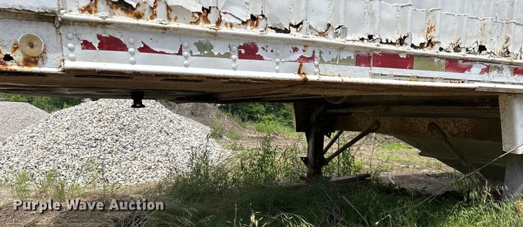 image for item NT9205 1979 Pullman Trailmobile grain trailer