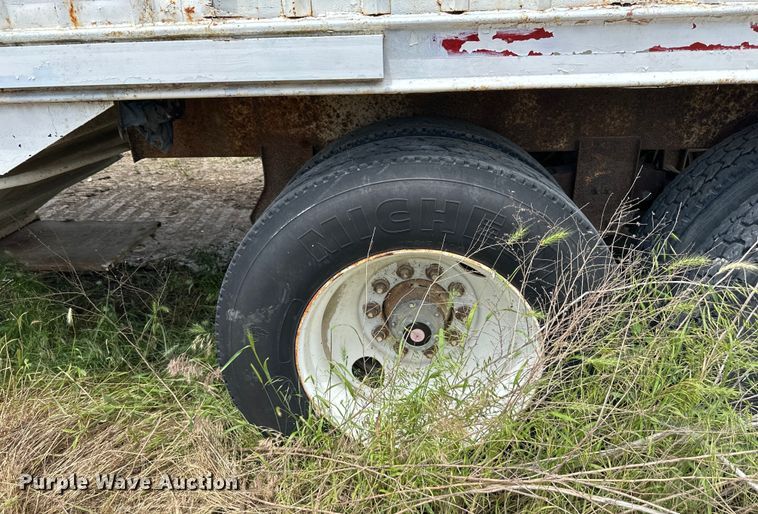 image for item NT9205 1979 Pullman Trailmobile grain trailer