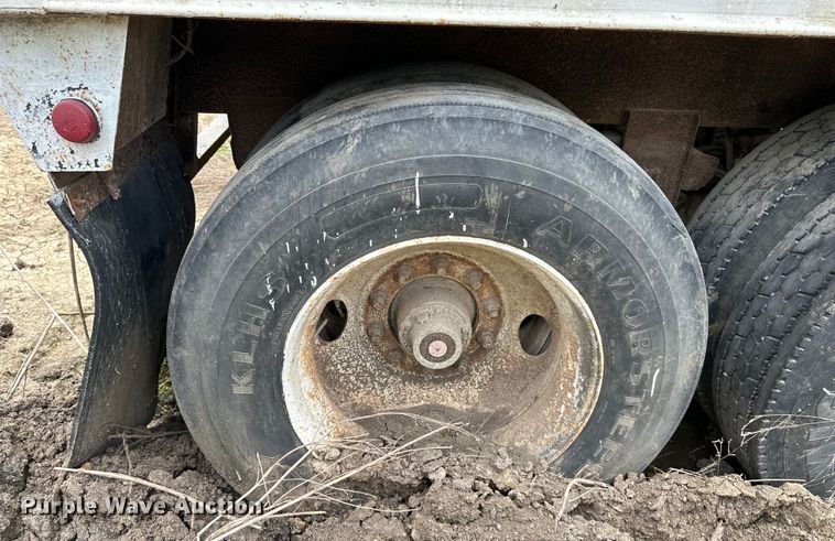 image for item NT9205 1979 Pullman Trailmobile grain trailer