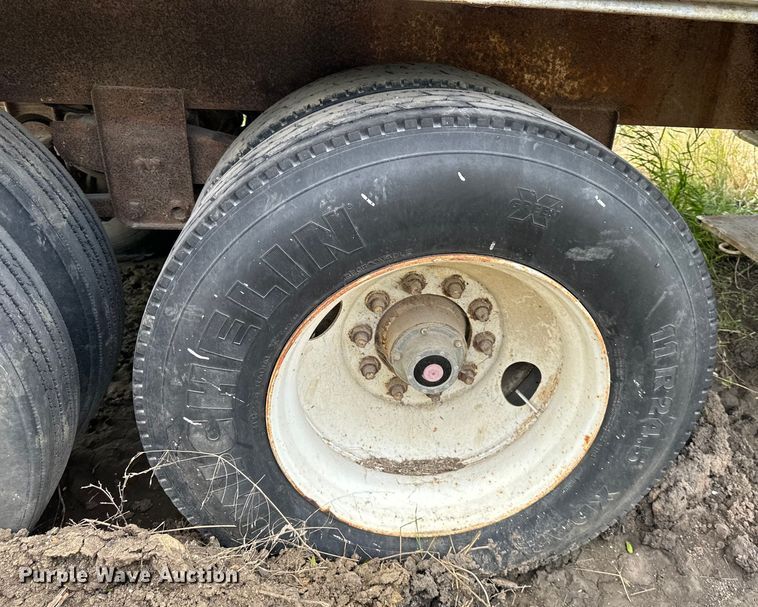 image for item NT9205 1979 Pullman Trailmobile grain trailer