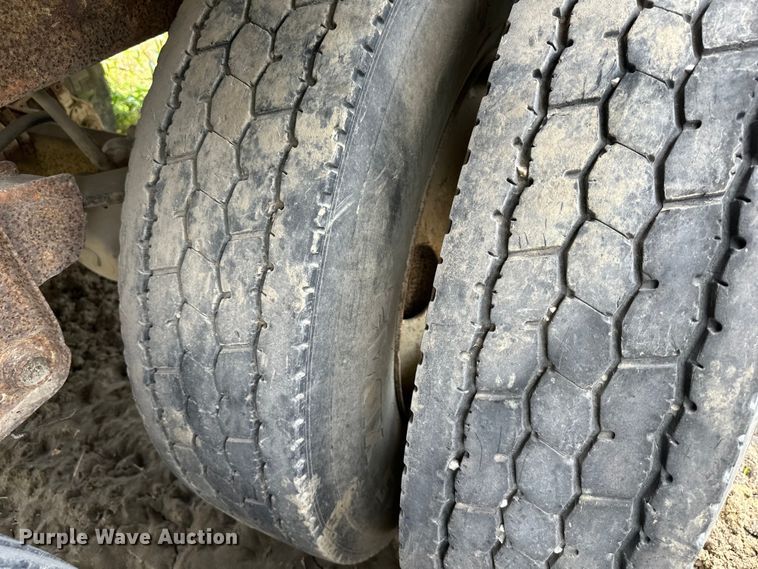 image for item NT9205 1979 Pullman Trailmobile grain trailer