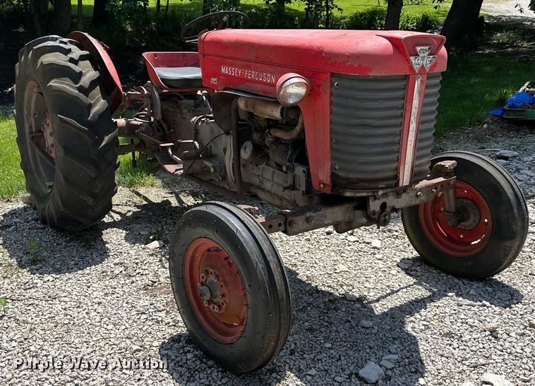 image for item NT9315 1962 Massey Ferguson  65 tractor