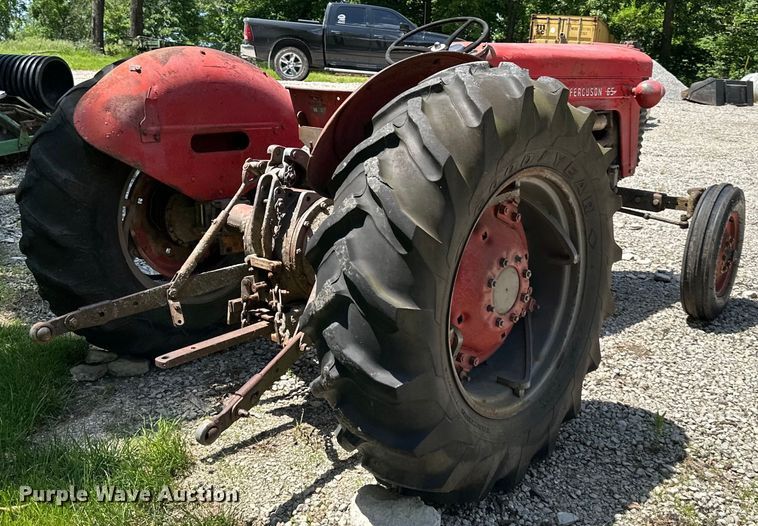 image for item NT9315 1962 Massey Ferguson  65 tractor