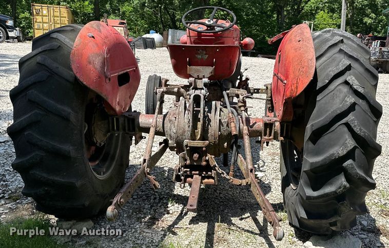 image for item NT9315 1962 Massey Ferguson  65 tractor