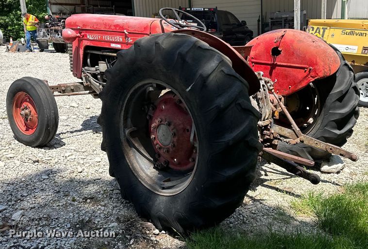 image for item NT9315 1962 Massey Ferguson  65 tractor