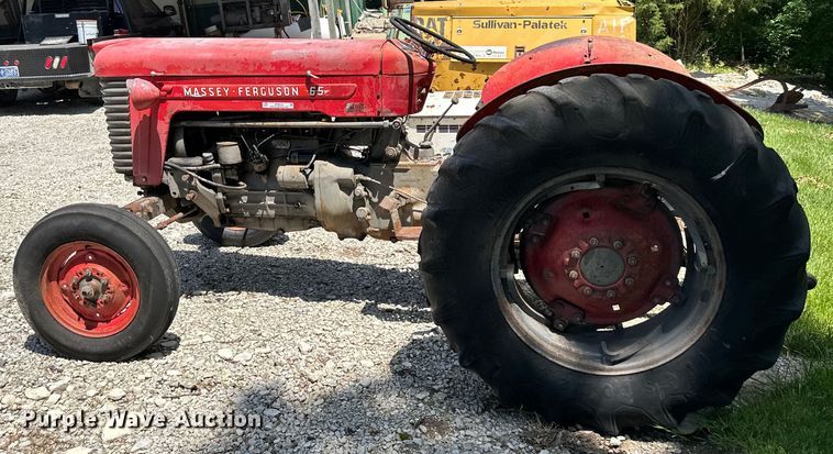 image for item NT9315 1962 Massey Ferguson  65 tractor