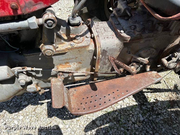 image for item NT9315 1962 Massey Ferguson  65 tractor