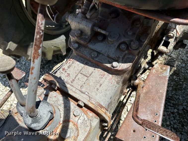 image for item NT9315 1962 Massey Ferguson  65 tractor