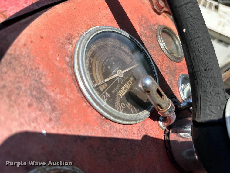 image for item NT9315 1962 Massey Ferguson  65 tractor