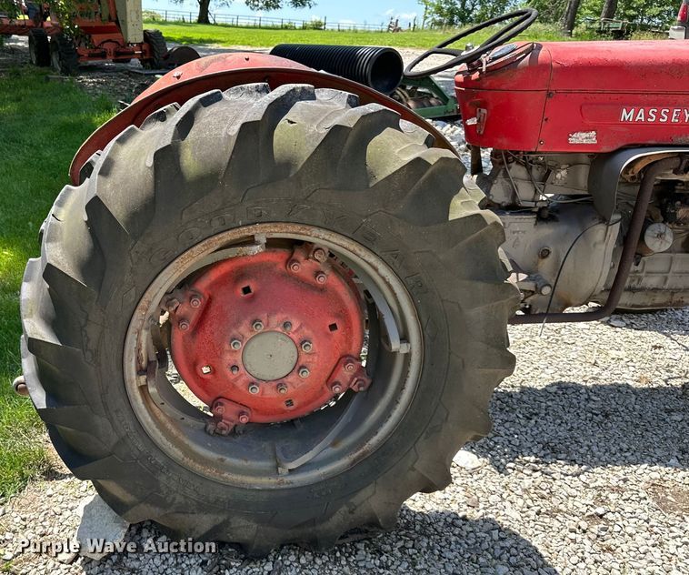 image for item NT9315 1962 Massey Ferguson  65 tractor