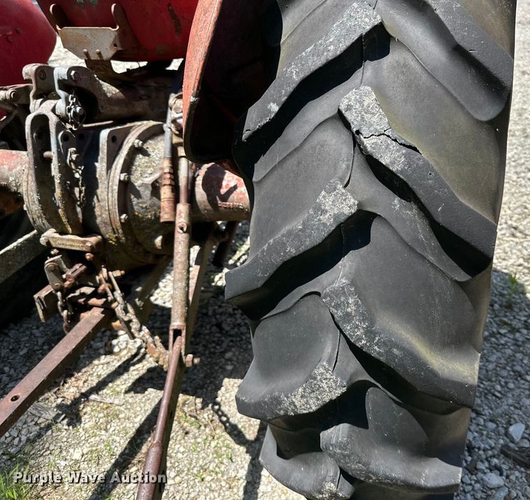 image for item NT9315 1962 Massey Ferguson  65 tractor