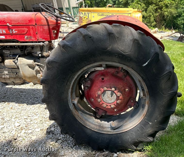 image for item NT9315 1962 Massey Ferguson  65 tractor