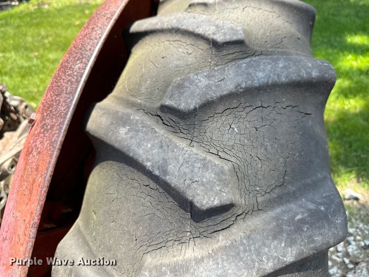 image for item NT9315 1962 Massey Ferguson  65 tractor