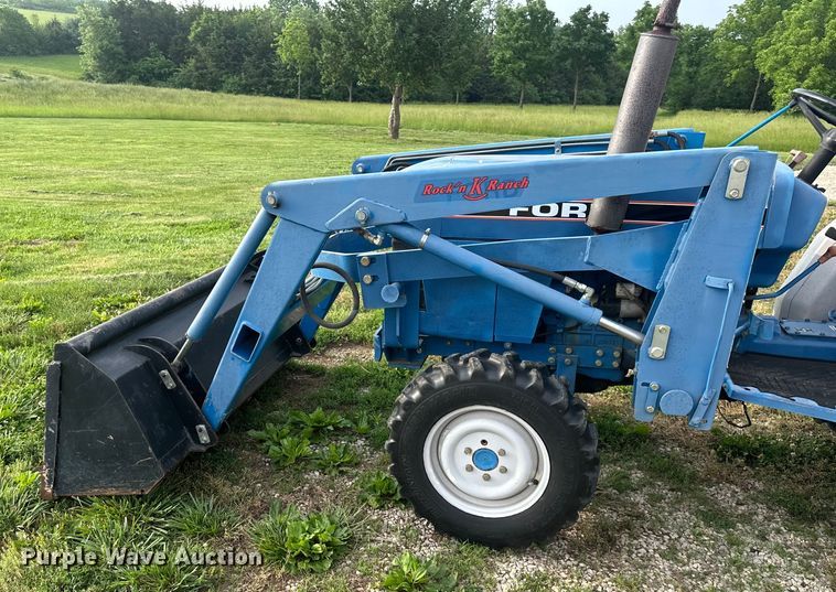 image for item NT9320 1996 Ford  1715 MFWD tractor