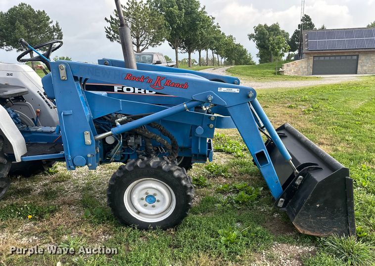 image for item NT9320 1996 Ford  1715 MFWD tractor