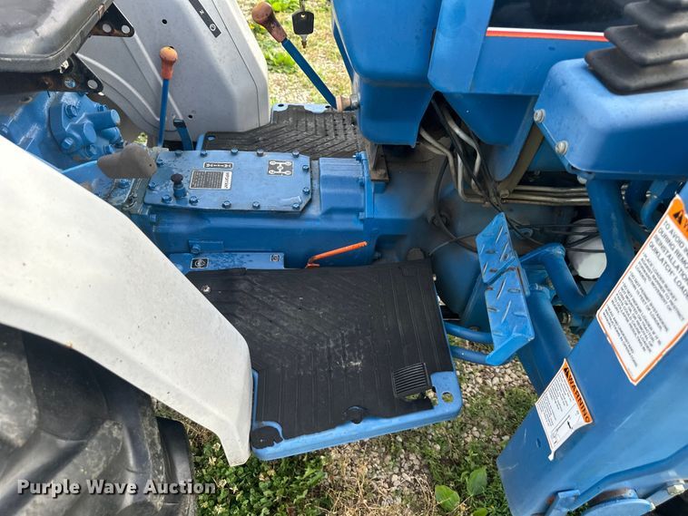 image for item NT9320 1996 Ford  1715 MFWD tractor