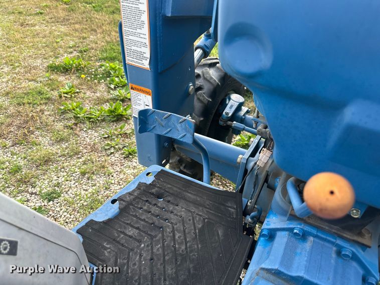 image for item NT9320 1996 Ford  1715 MFWD tractor