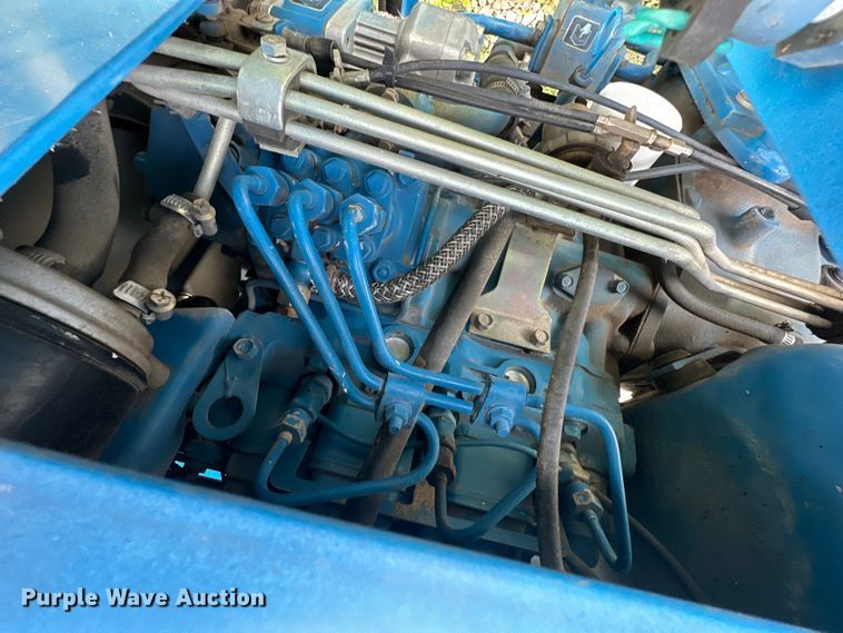 image for item NT9320 1996 Ford  1715 MFWD tractor