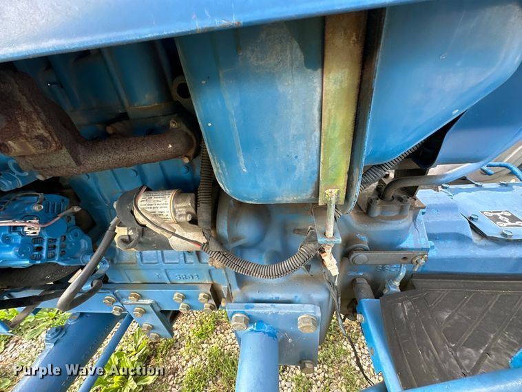 image for item NT9320 1996 Ford  1715 MFWD tractor