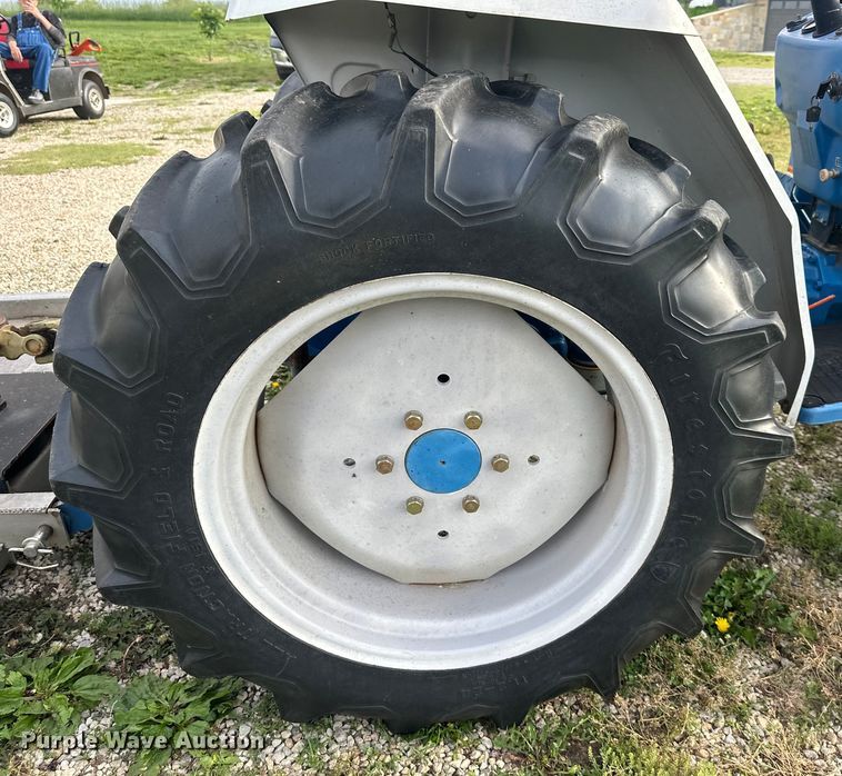 image for item NT9320 1996 Ford  1715 MFWD tractor