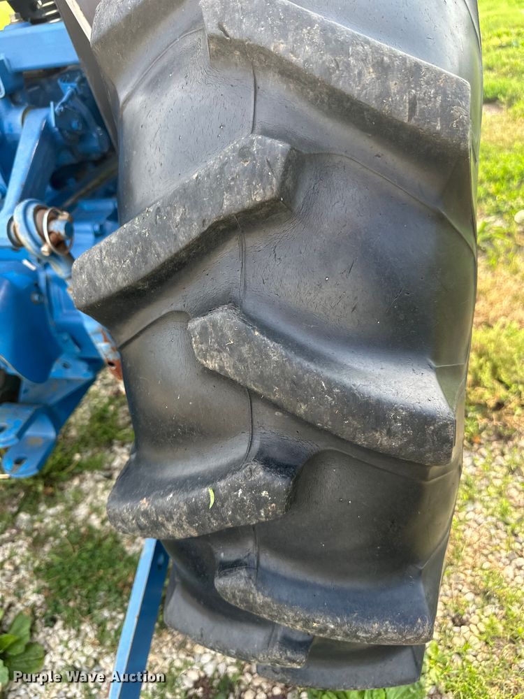 image for item NT9320 1996 Ford  1715 MFWD tractor