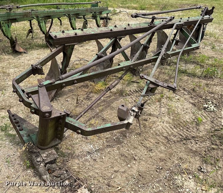 image for item NT9355 John Deere five bottom plow