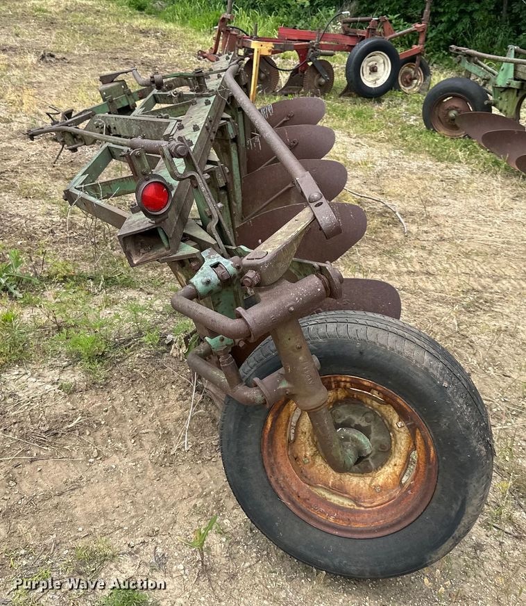 image for item NT9355 John Deere five bottom plow
