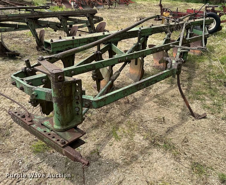 image for item NT9356 John Deere bottom plow
