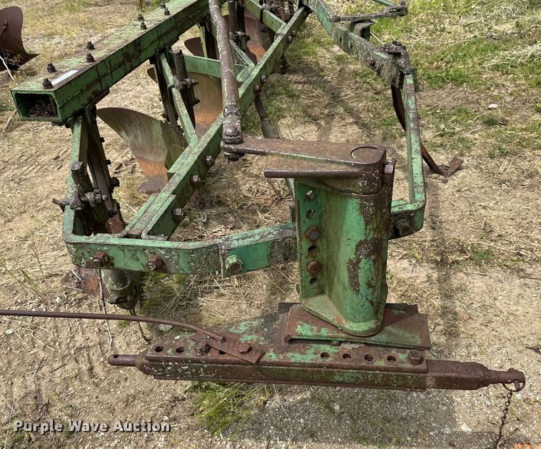 image for item NT9356 John Deere bottom plow