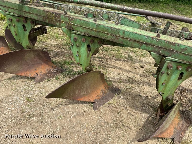 image for item NT9356 John Deere bottom plow