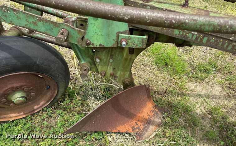 image for item NT9356 John Deere bottom plow