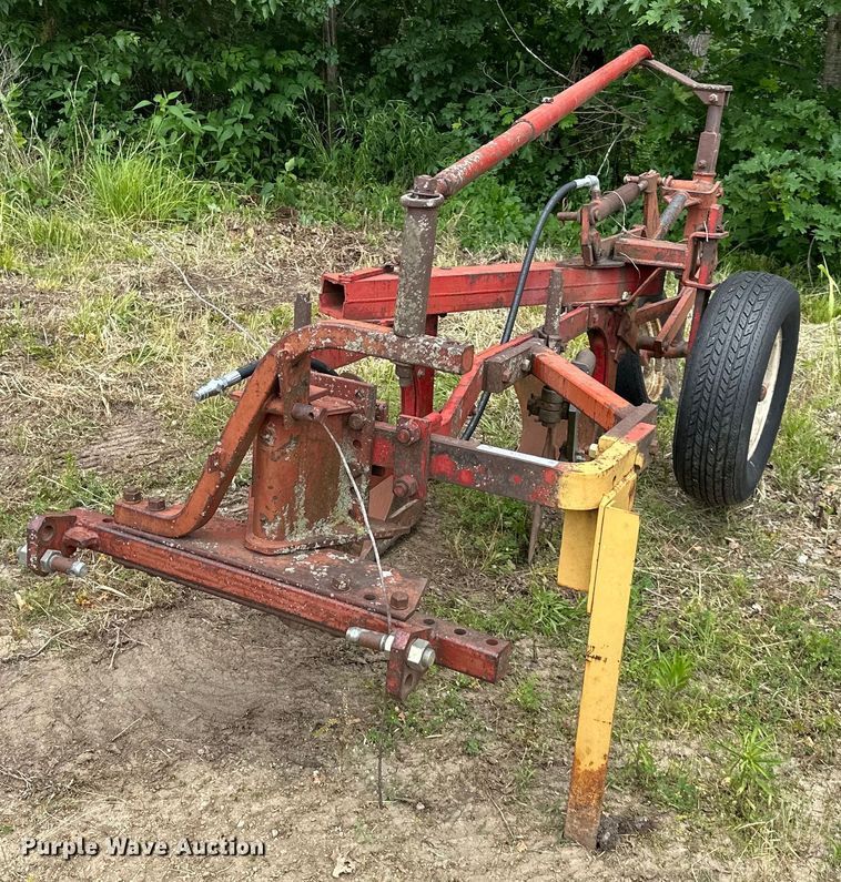 image for item NT9357 Case IH two bottom plow