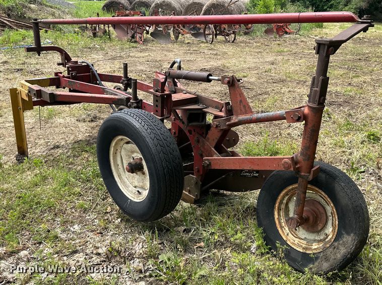 image for item NT9357 Case IH two bottom plow
