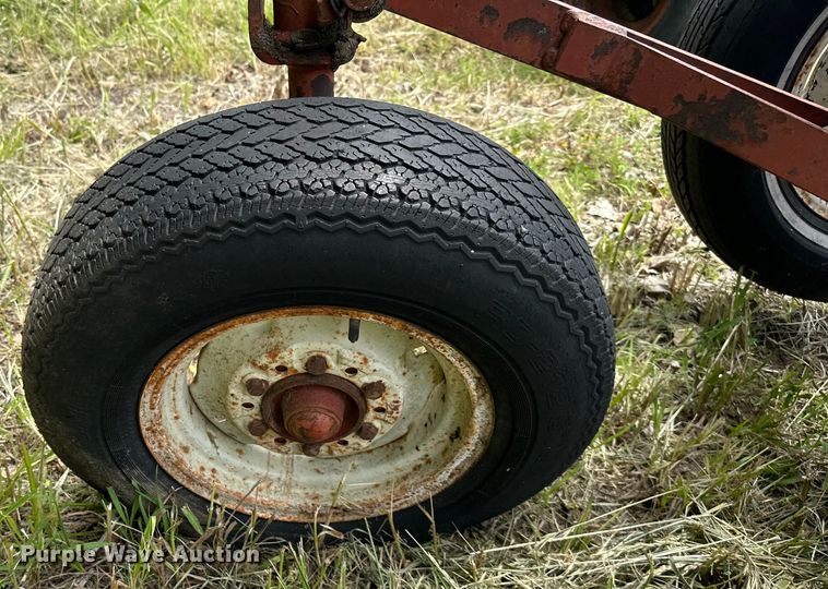 image for item NT9357 Case IH two bottom plow