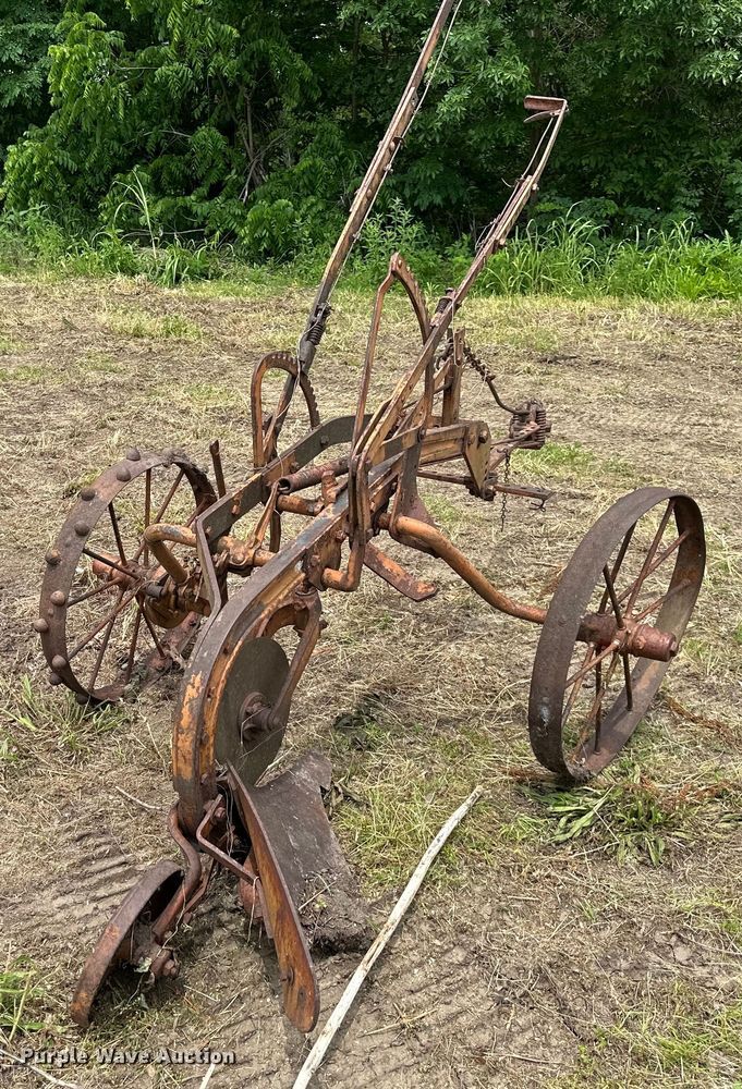 image for item NT9359 Allis Chalmer  bottom plow