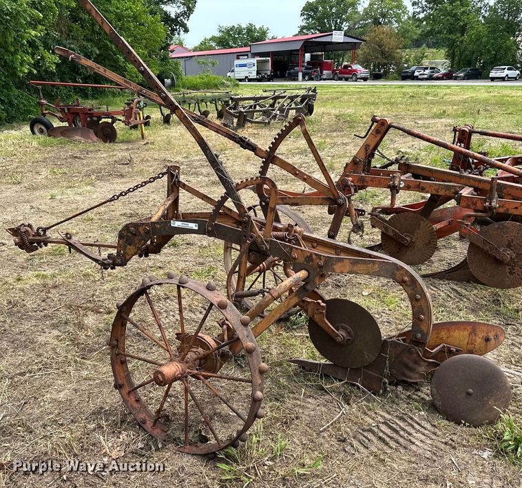 image for item NT9359 Allis Chalmer  bottom plow