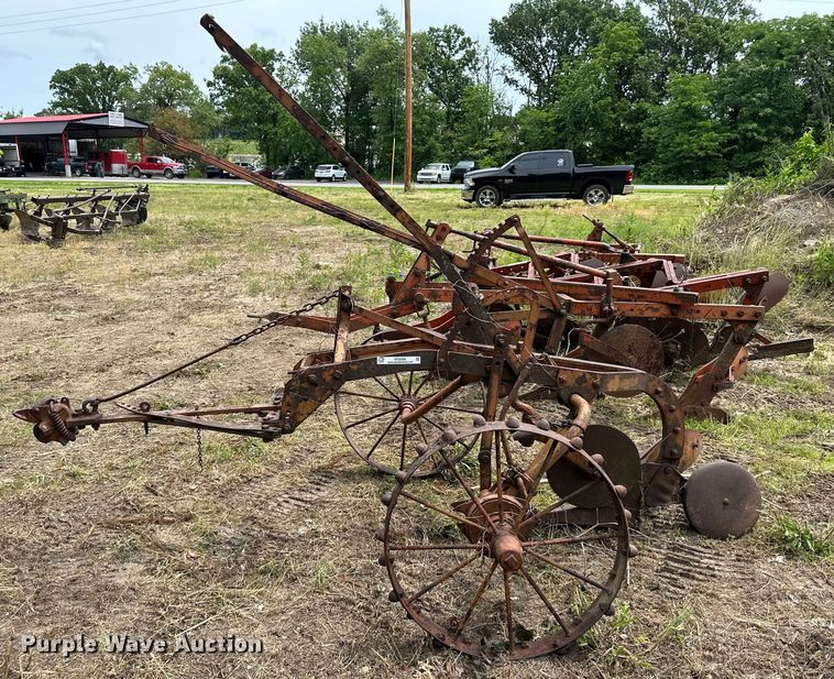 image for item NT9359 Allis Chalmer  bottom plow