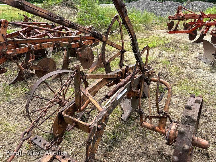 image for item NT9359 Allis Chalmer  bottom plow