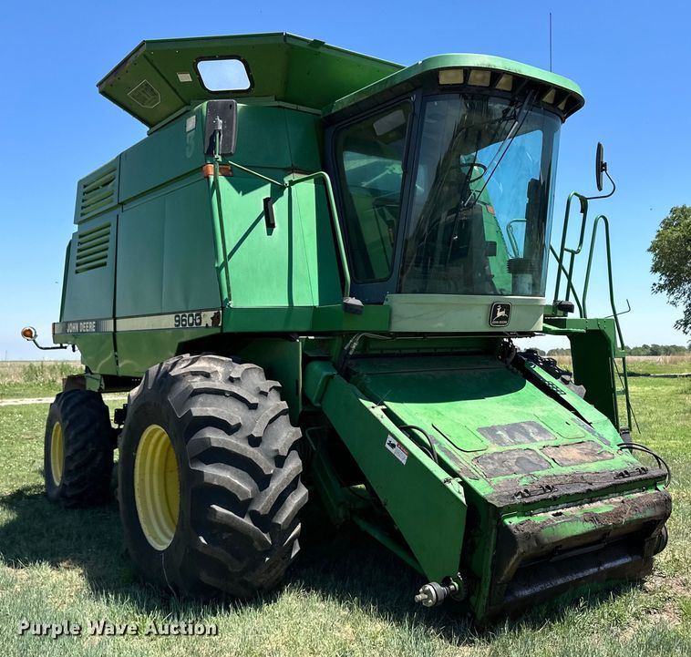 image for item OI9122 1996 John Deere 9600 combine