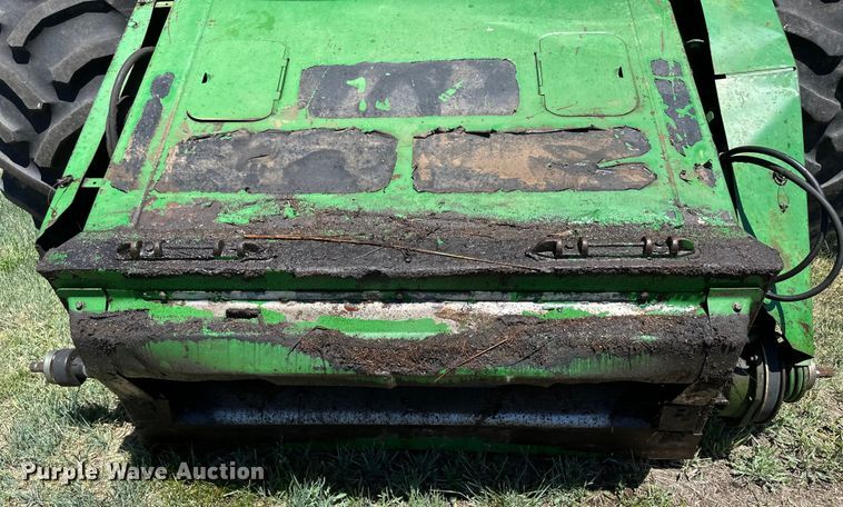 image for item OI9122 1996 John Deere 9600 combine