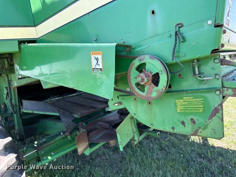 image for item OI9122 1996 John Deere 9600 combine
