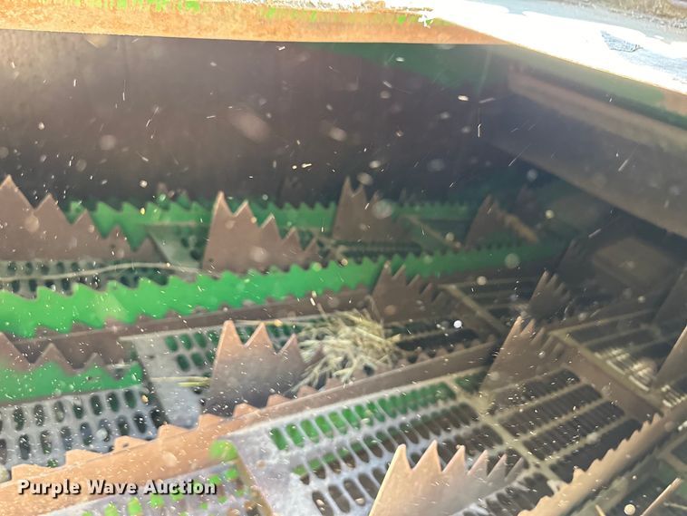 image for item OI9122 1996 John Deere 9600 combine