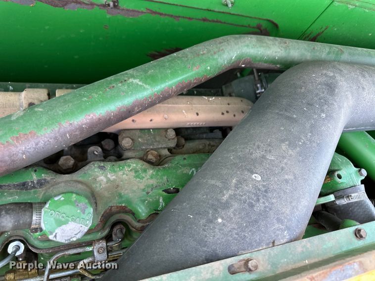 image for item OI9122 1996 John Deere 9600 combine