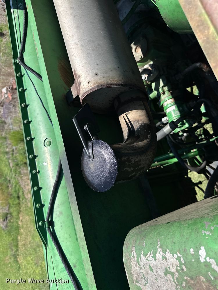 image for item OI9122 1996 John Deere 9600 combine