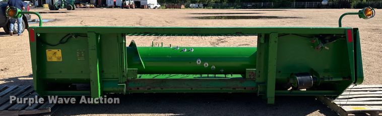 image for item OI9215 John Deere 914 pickup head