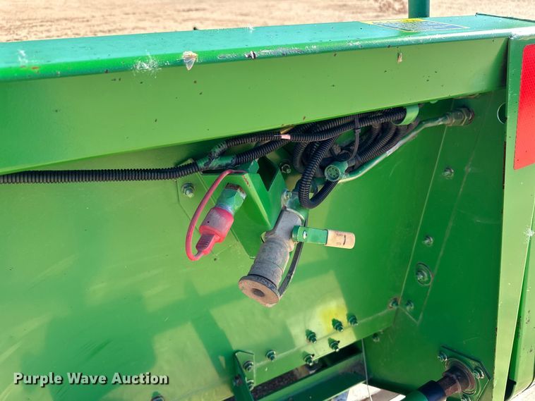 image for item OI9215 John Deere 914 pickup head